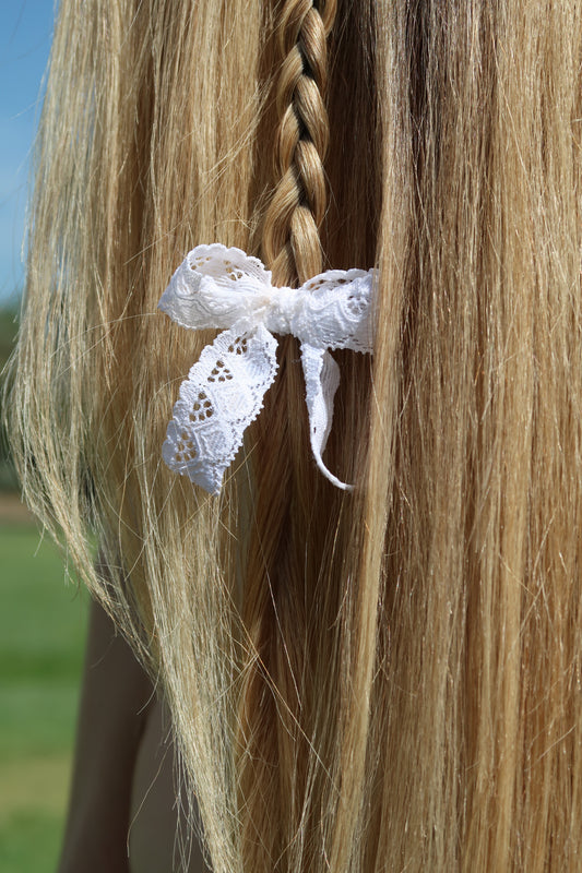 Mini Lace Bow